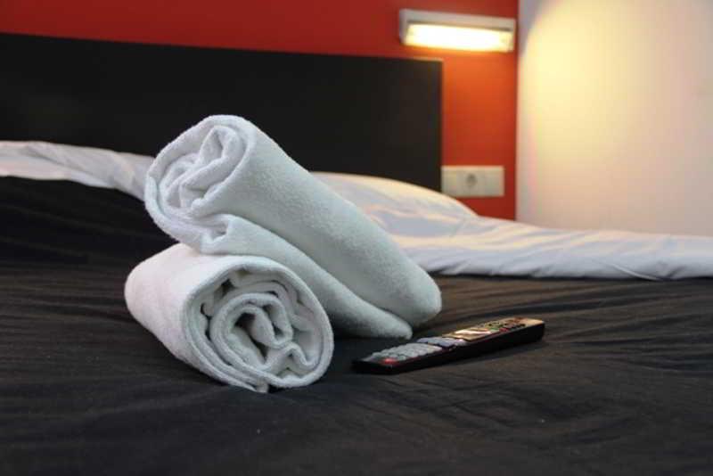 Room00 Valencia Hostel Ngoại thất bức ảnh